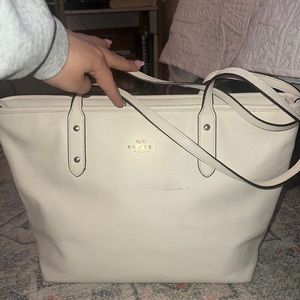 Gently used COACH bag/ Need to rehome her because I never use it anymore!